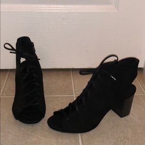 Lace up peep toe/heel booties